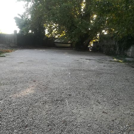 Au Pays Du Ventoux Bed & Breakfast Le Thor Luaran gambar
