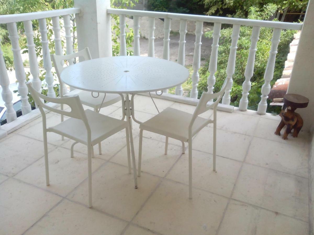 Au Pays Du Ventoux Bed & Breakfast Le Thor Luaran gambar